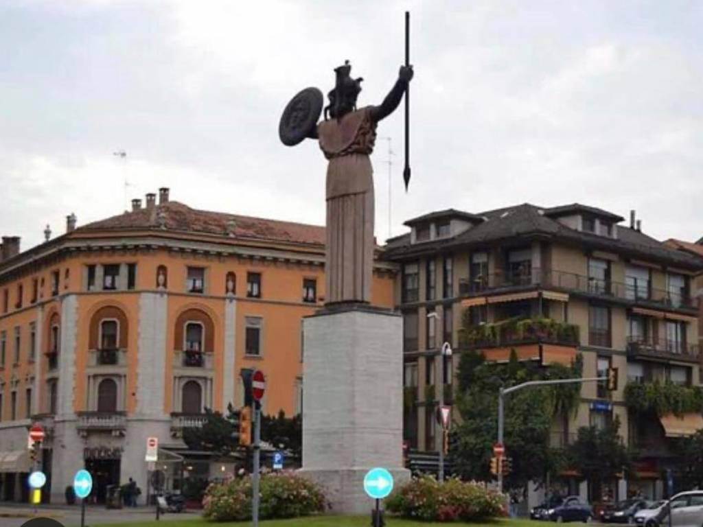 appartamento in vendita a Pavia in zona Viale Della Libertà