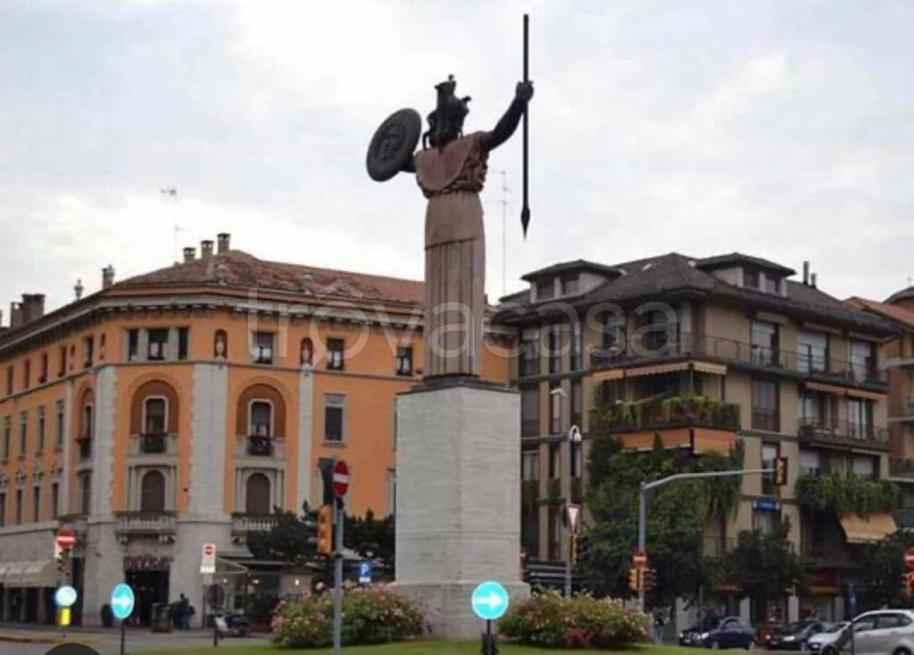 appartamento in vendita a Pavia in zona Stazione