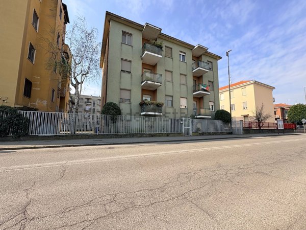 ufficio in vendita a Pavia in zona Città Giardino