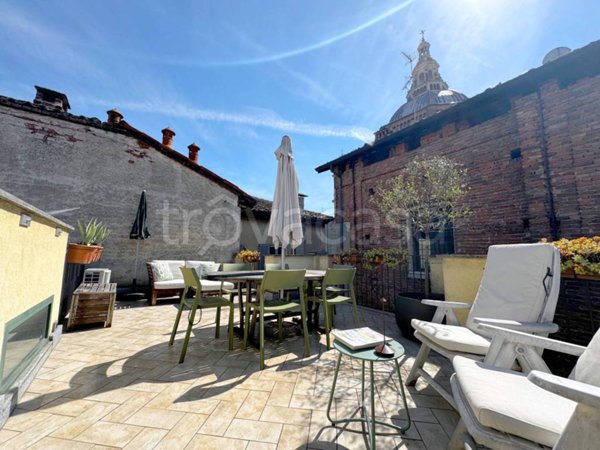appartamento in vendita a Pavia in zona Centro Città