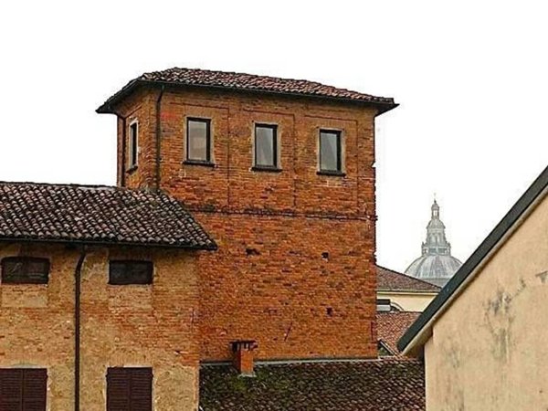 appartamento in vendita a Pavia in zona Centro Città