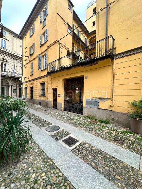 appartamento in vendita a Pavia in zona Centro Città