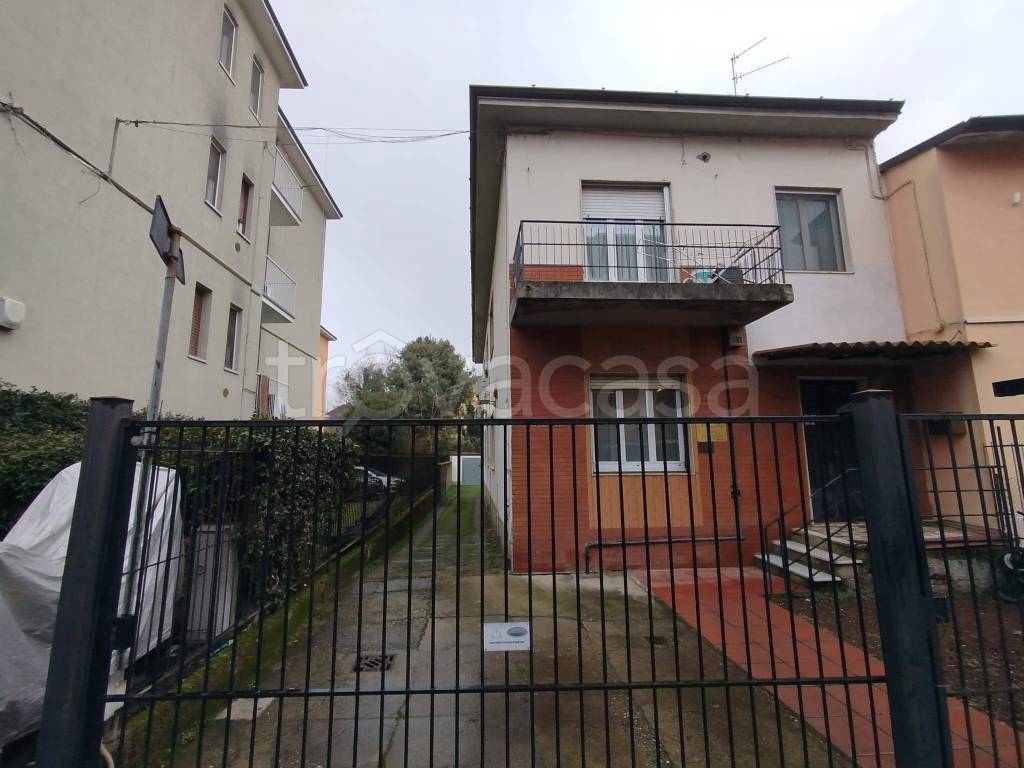 appartamento in vendita a Pavia in zona Centro Città