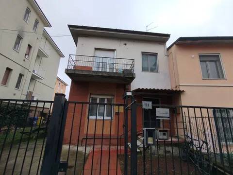 appartamento in vendita a Pavia in zona Città Giardino