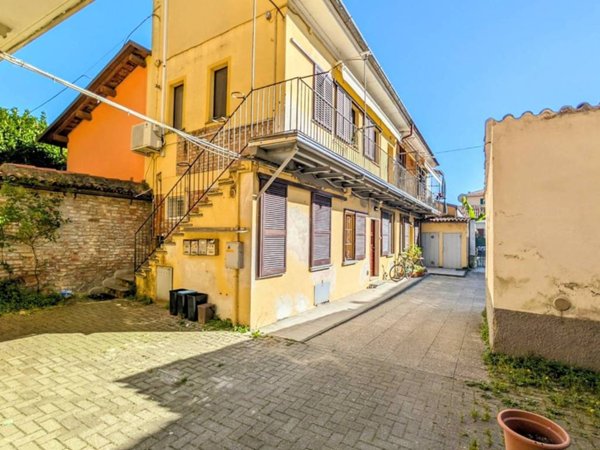 appartamento in vendita a Pavia in zona Borgo Ticino