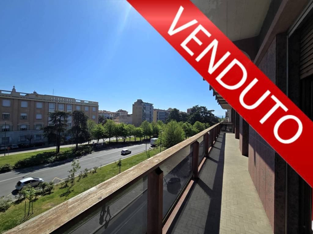 appartamento in vendita a Pavia in zona Stazione