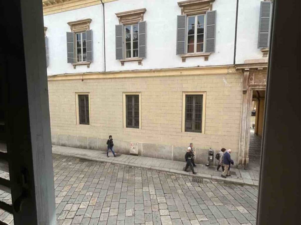 negozio in vendita a Pavia