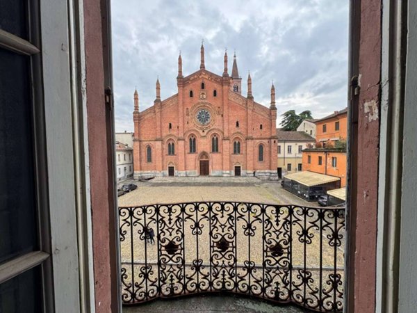 appartamento in vendita a Pavia in zona Centro Città