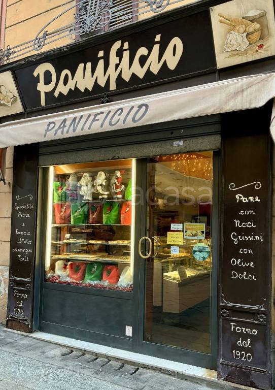 negozio in vendita a Pavia in zona Centro Città