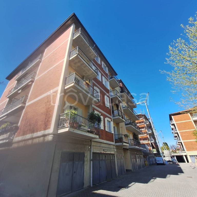 appartamento in vendita a Pavia in zona Viale Cremona