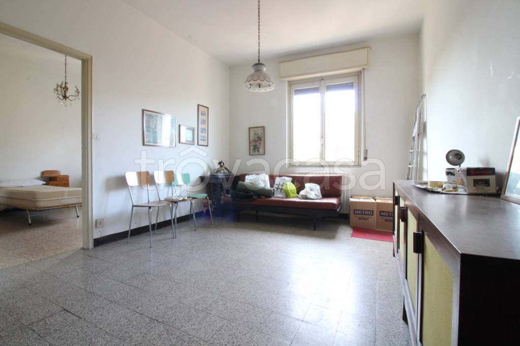 appartamento in vendita a Pavia in zona Borgo Ticino