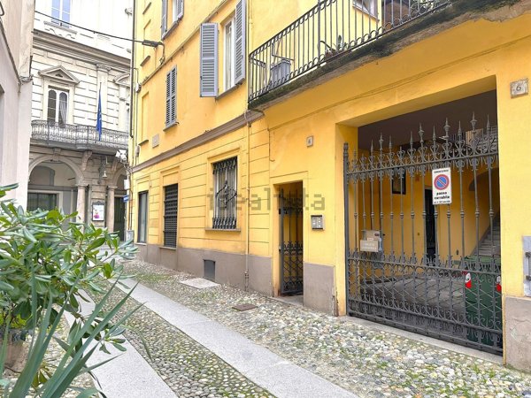 appartamento in vendita a Pavia in zona Centro Città