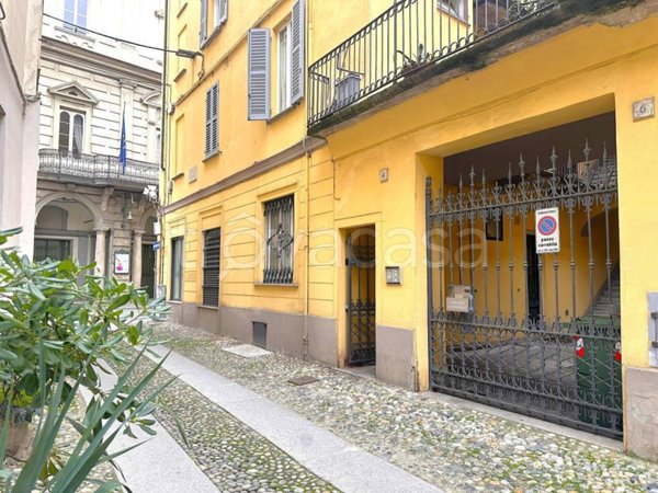 appartamento in vendita a Pavia in zona Centro Città