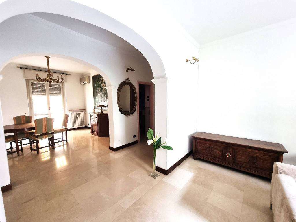 appartamento in vendita a Pavia in zona Centro Città