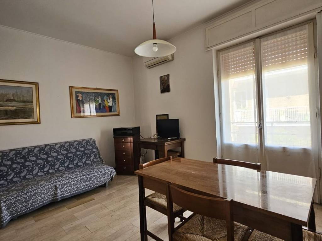 appartamento in vendita a Pavia in zona Pompieri