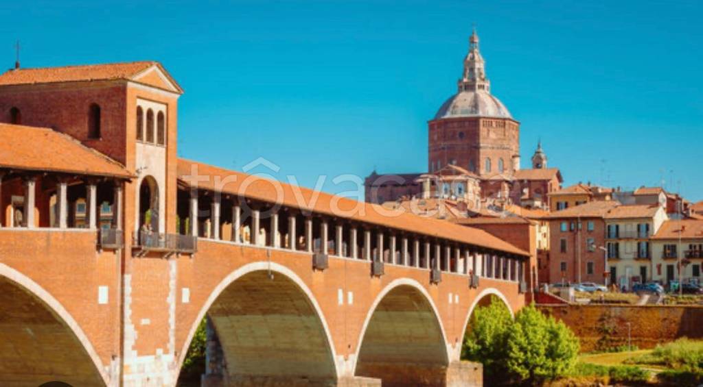 appartamento in vendita a Pavia in zona Centro Città