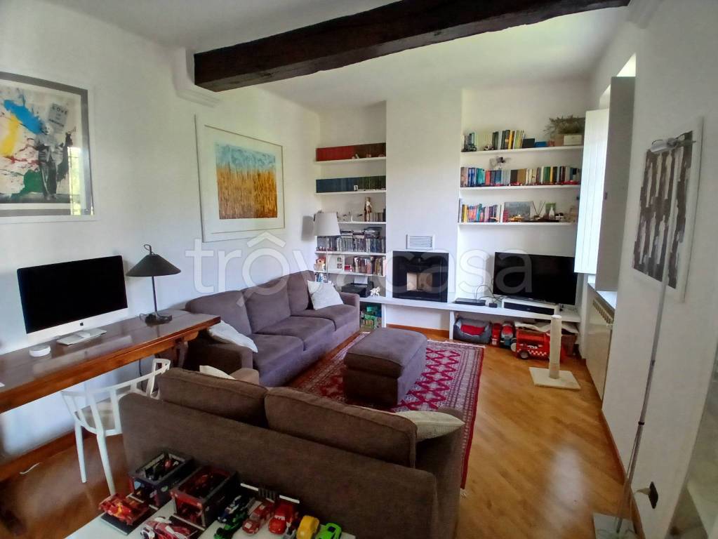 appartamento in vendita a Pavia in zona Centro Città