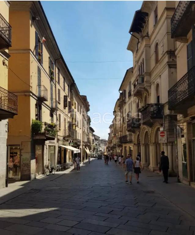 appartamento in vendita a Pavia in zona Centro Città