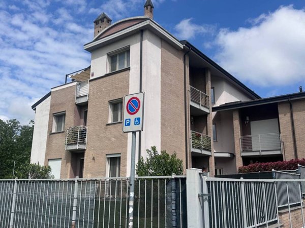 appartamento in vendita a Pavia in zona Casa sul Fiume