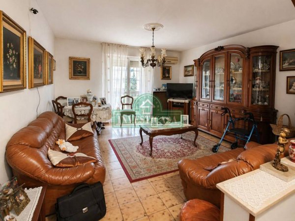 appartamento in vendita a Pavia in zona Vallone