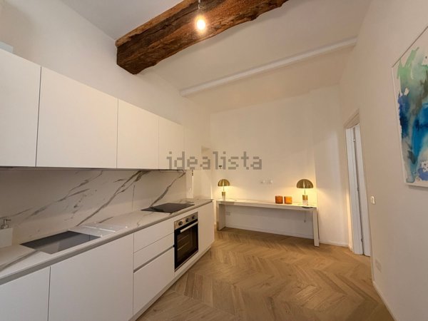 appartamento in vendita a Pavia in zona Centro Città