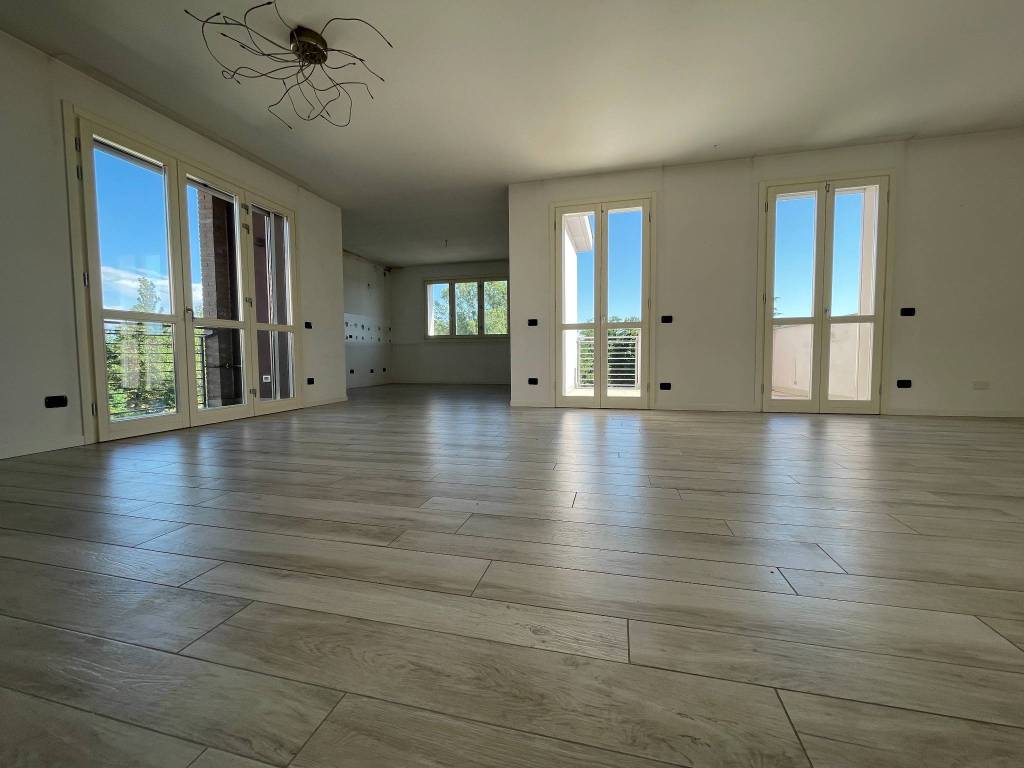 appartamento in vendita a Pavia in zona Casa sul Fiume