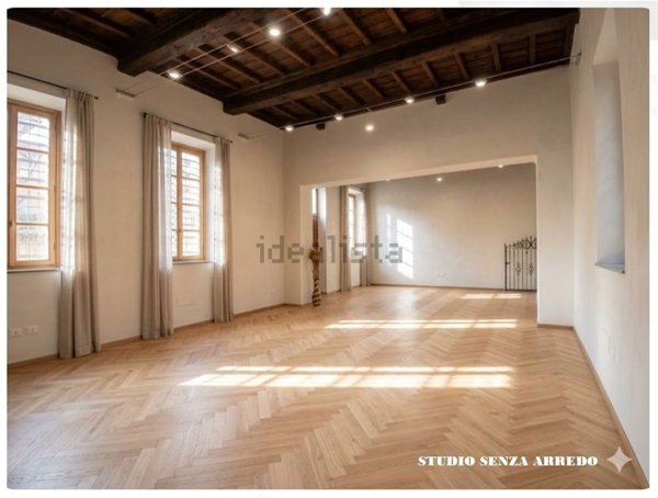 appartamento in vendita a Pavia in zona Centro Città