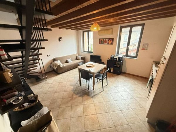 appartamento in vendita a Pavia in zona Centro Città