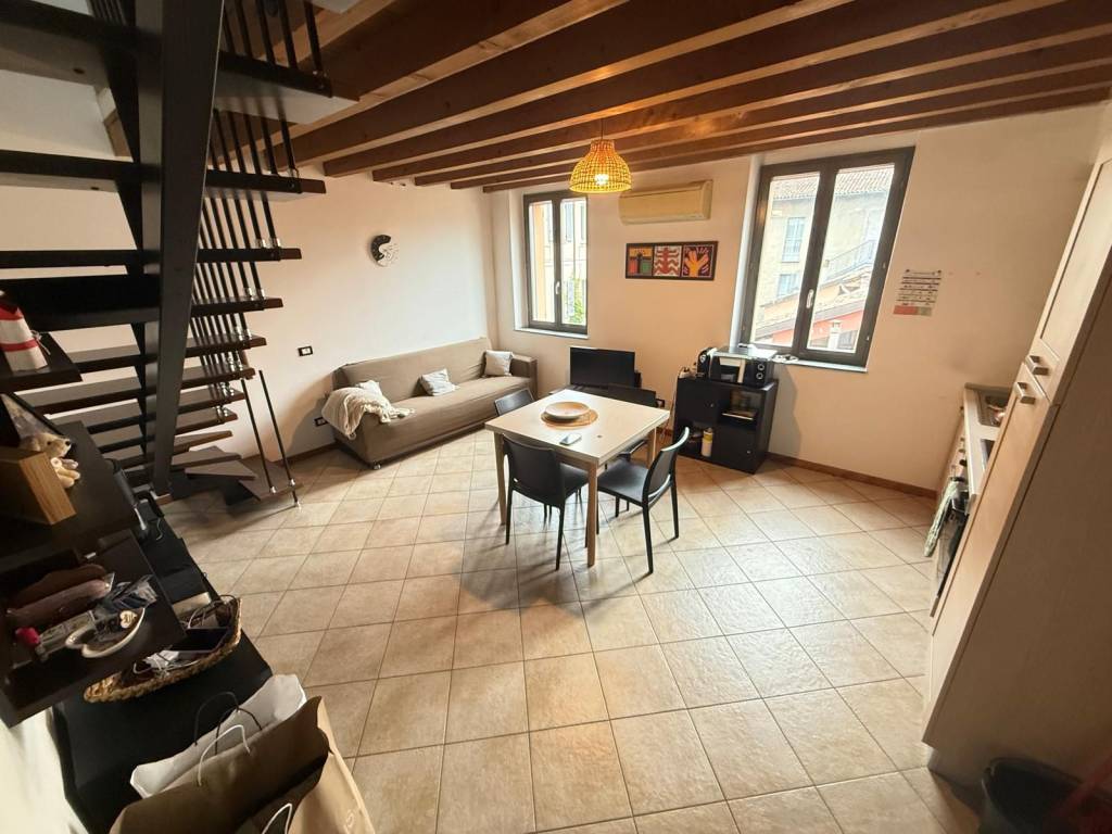 appartamento in vendita a Pavia in zona Centro Città
