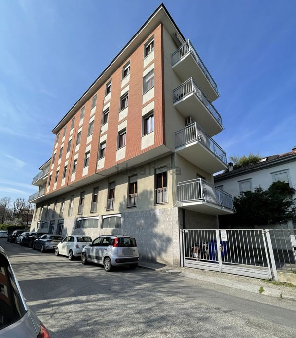 appartamento in vendita a Pavia in zona Città Giardino