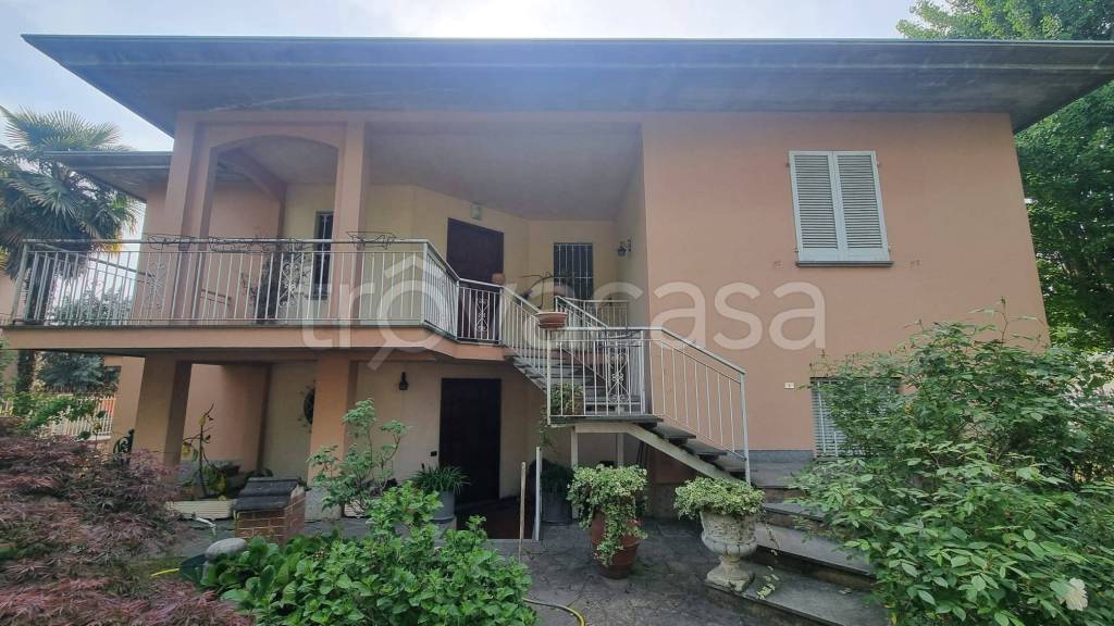 casa indipendente in vendita a Pavia in zona Vallone