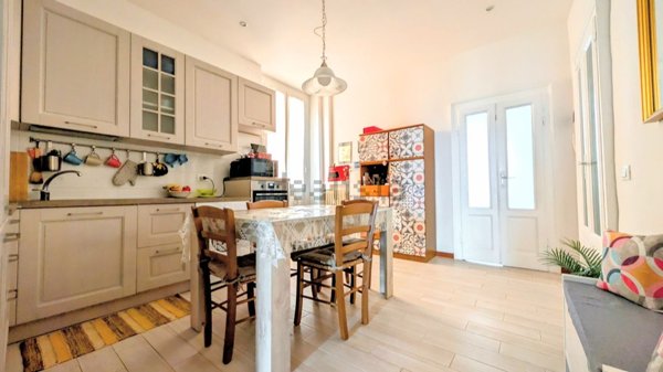 appartamento in vendita a Pavia in zona Stazione