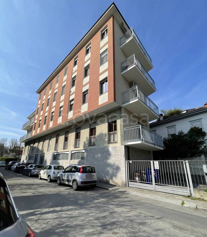 appartamento in vendita a Pavia in zona Città Giardino