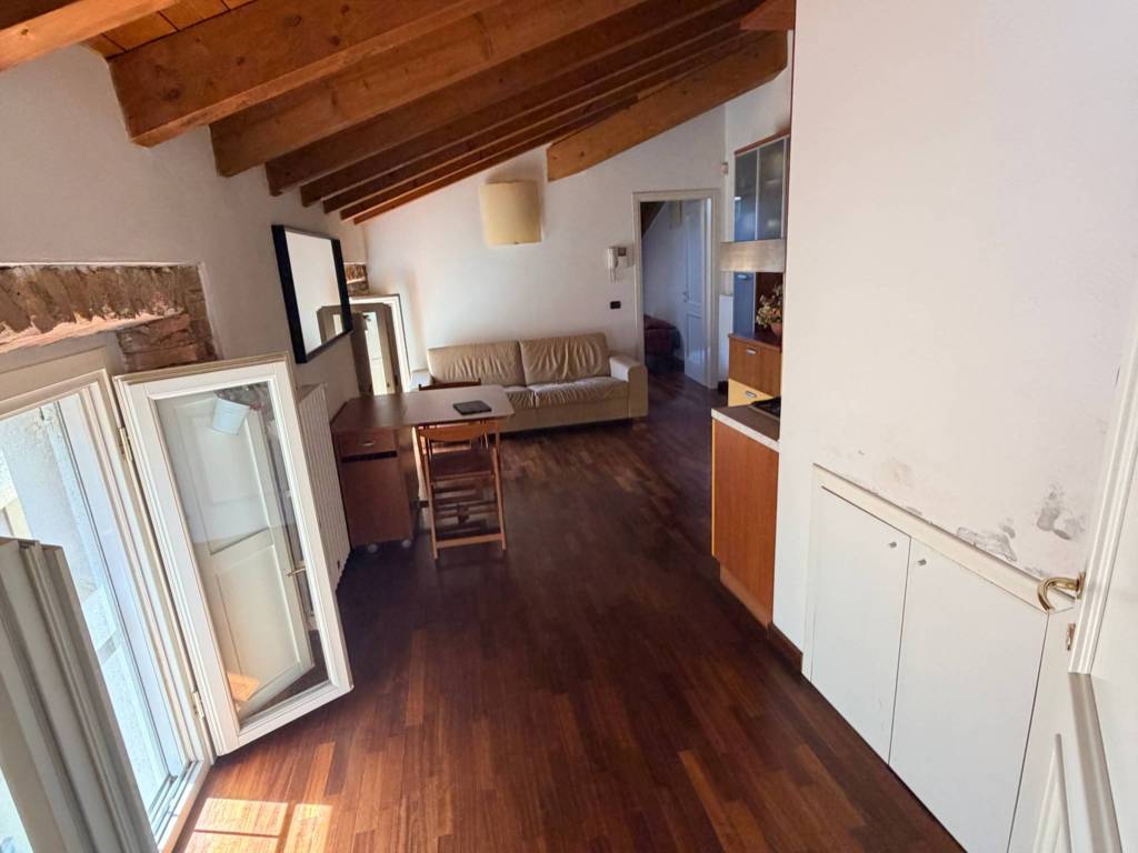 appartamento in vendita a Pavia in zona Centro Città