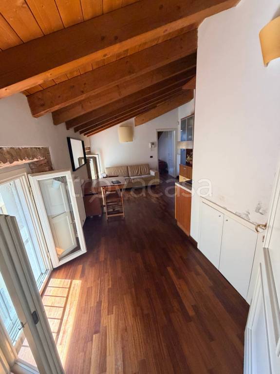 appartamento in vendita a Pavia in zona Centro Città