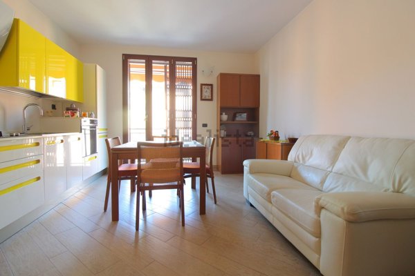appartamento in vendita a Pavia in zona Borgo Ticino