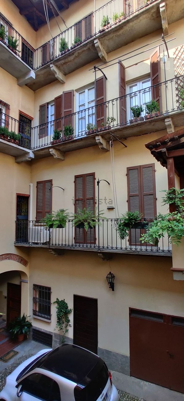 appartamento in vendita a Pavia in zona Centro Città