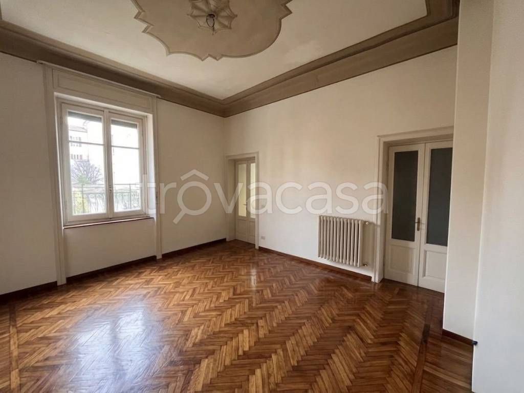 appartamento in vendita a Pavia in zona Centro Città
