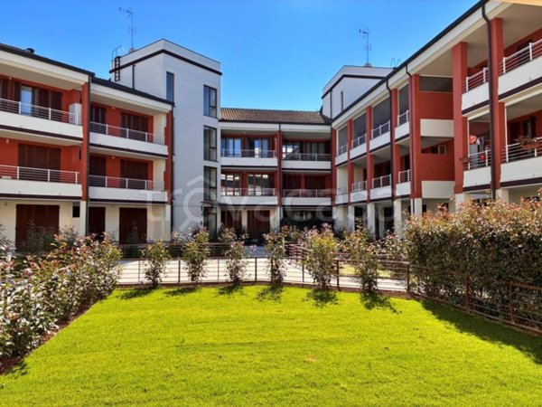 appartamento in vendita a Pavia in zona Pompieri