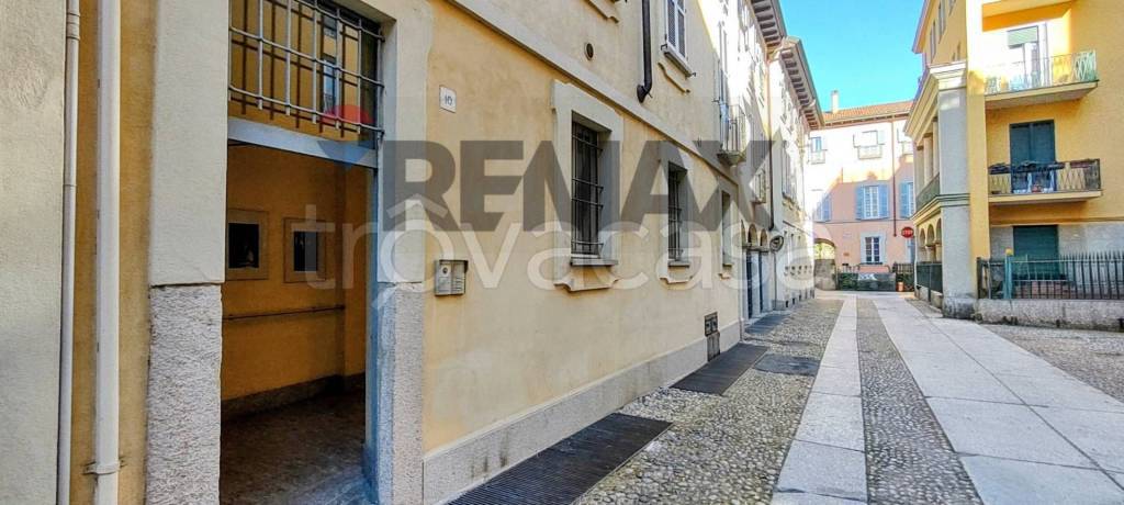 appartamento in vendita a Pavia in zona Centro Città