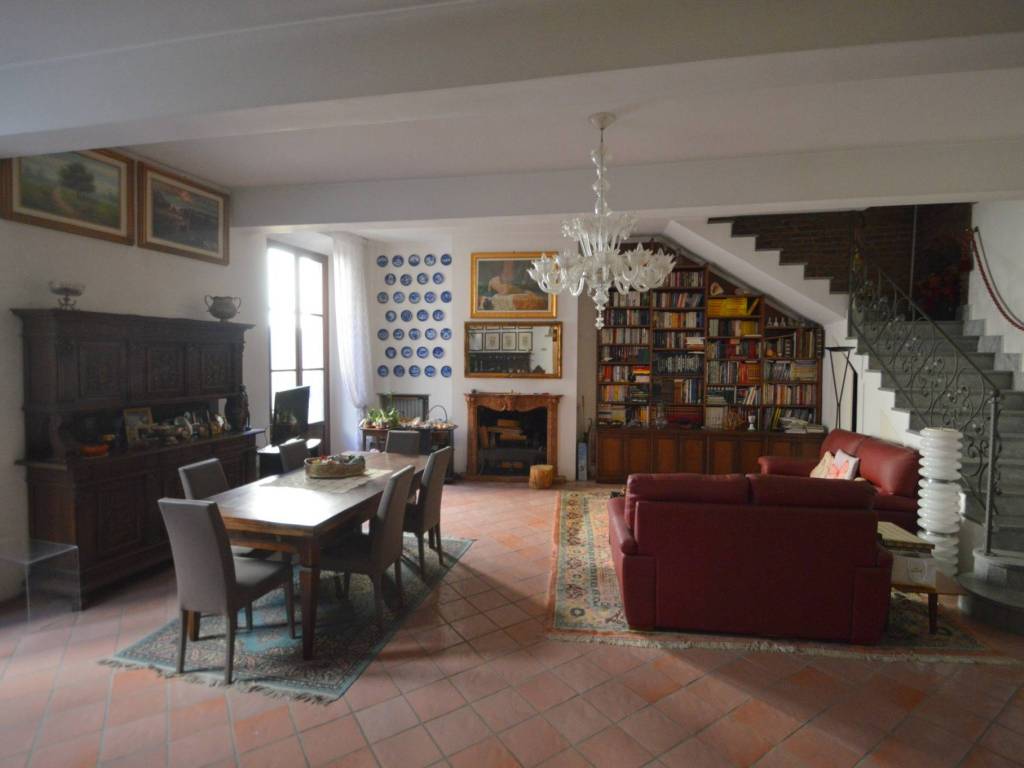 appartamento in vendita a Pavia in zona Centro Città