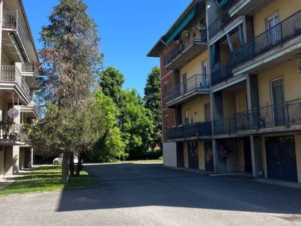 appartamento in vendita a Pavia in zona Pompieri