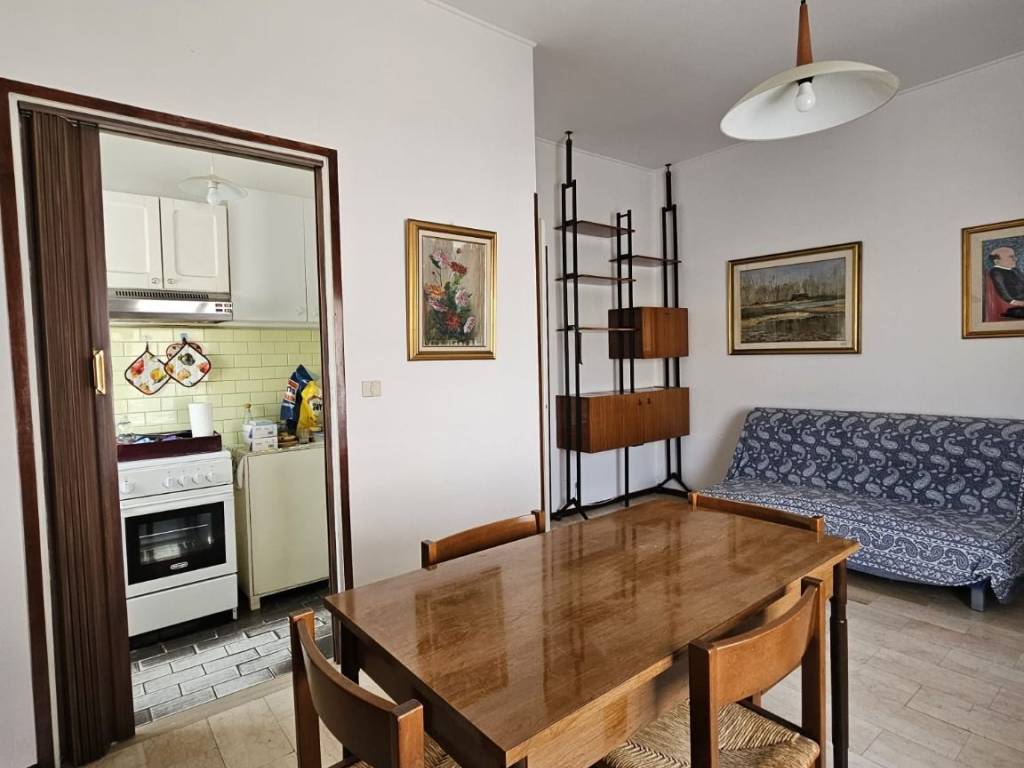 appartamento in vendita a Pavia in zona Pompieri
