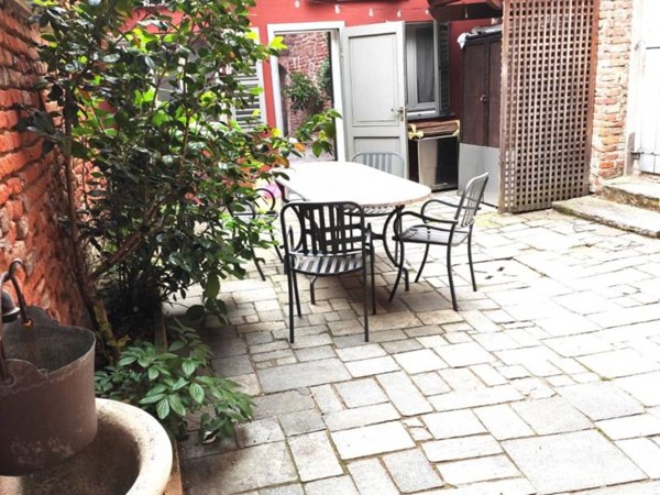 casa indipendente in vendita a Pavia in zona Centro Città