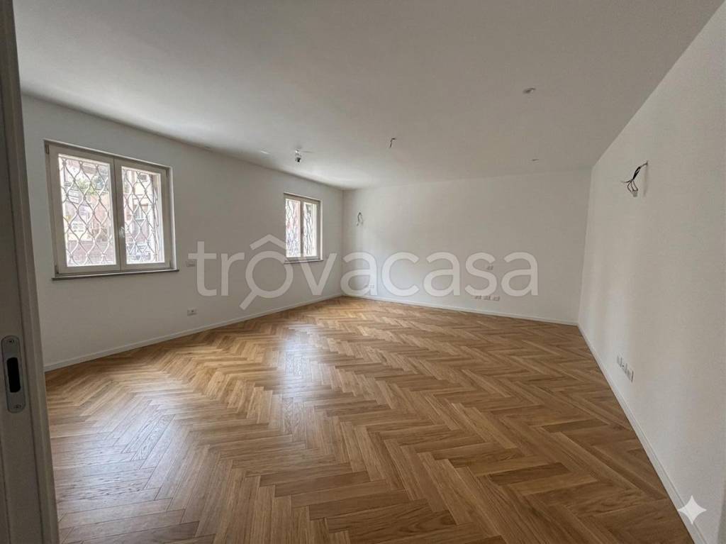 appartamento in vendita a Pavia in zona Centro Città