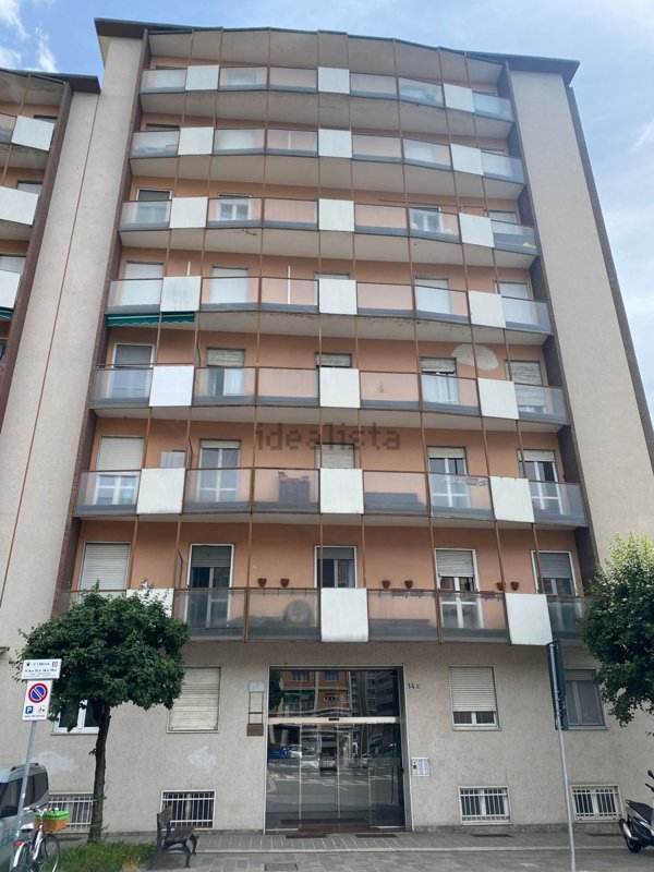 appartamento in vendita a Pavia in zona Centro Città