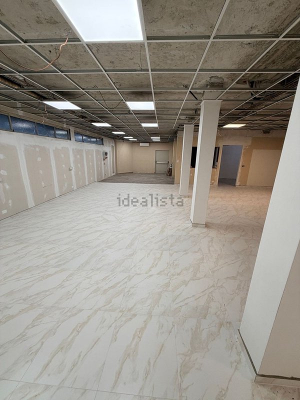 locale di sgombero in vendita a Pavia in zona Pompieri