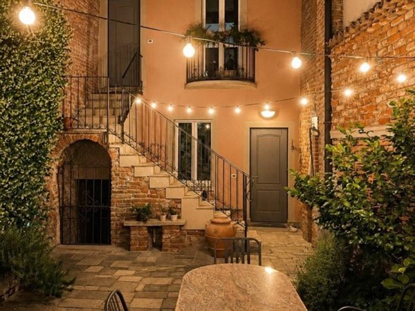 casa semindipendente in vendita a Pavia in zona Centro Città