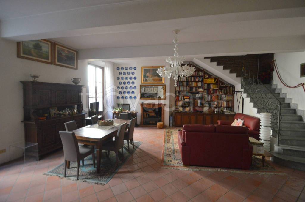appartamento in vendita a Pavia in zona Centro Città