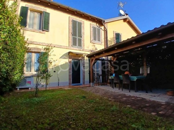 casa indipendente in vendita a Pavia in zona Campo Coni